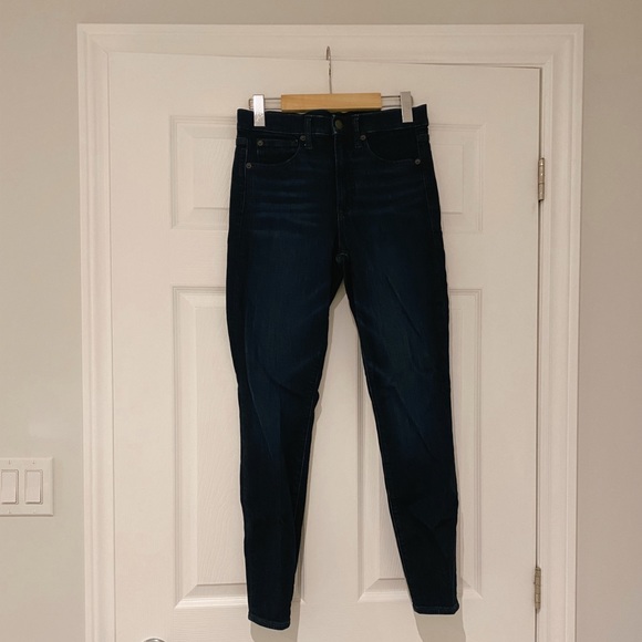 Gap Dark Wash Jeans - Picture 2 of 2